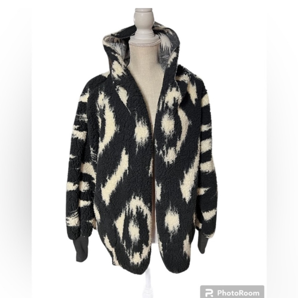 LuLaroe fleece‎